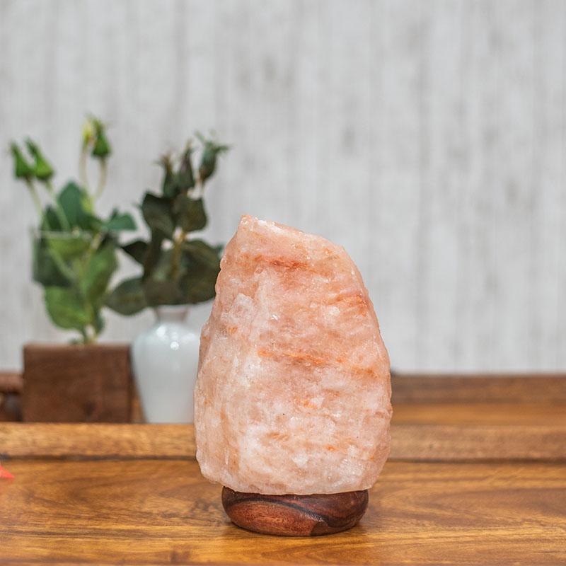 Benefits of Keeping Himalayan Rock Salt Lamps at Home