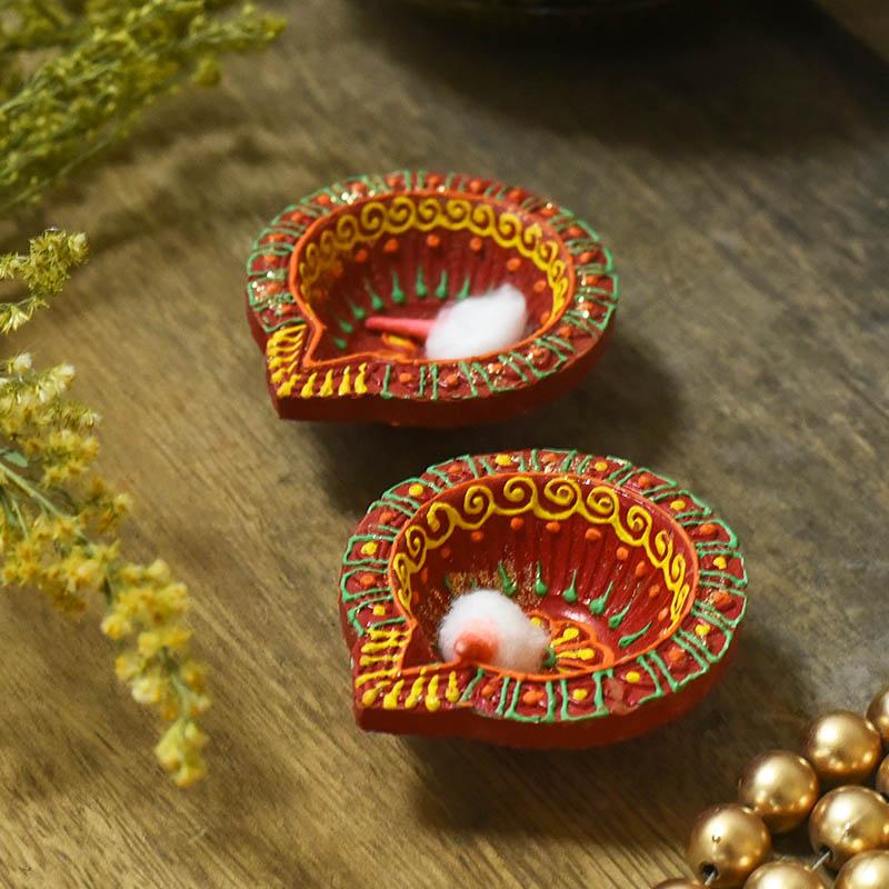 Beautifully Handcrafted Diya's (Set of 2)