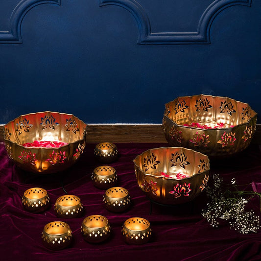 Ravishing Lotus Urli With Set Of 8 T-Light