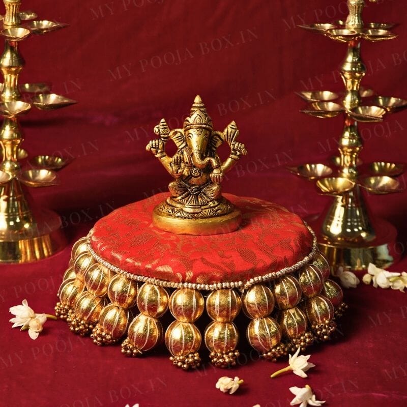 Handcrafted Red Charming Aasan