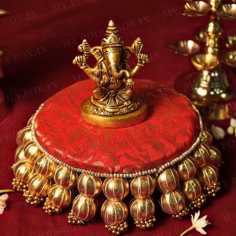 Handcrafted Red Charming Aasan