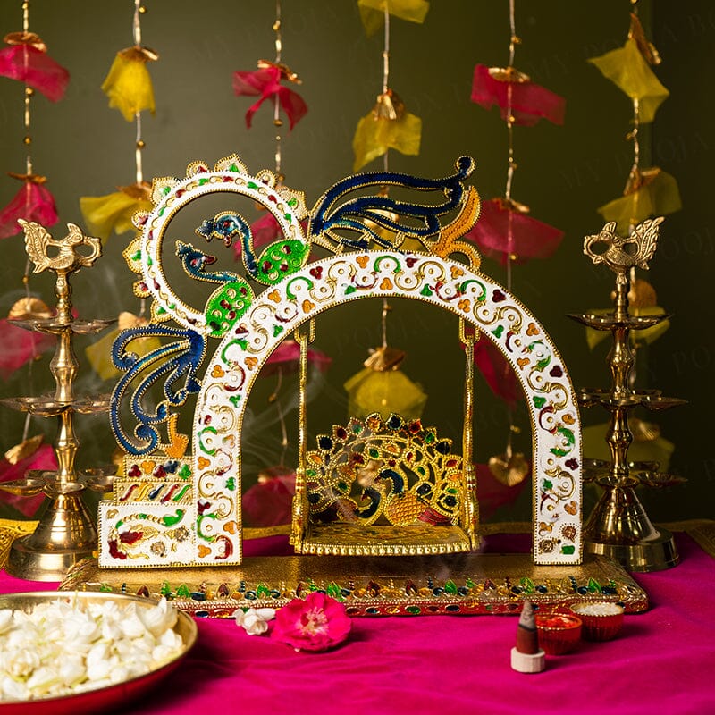 Kanha Meenakari Swing Singhasan
