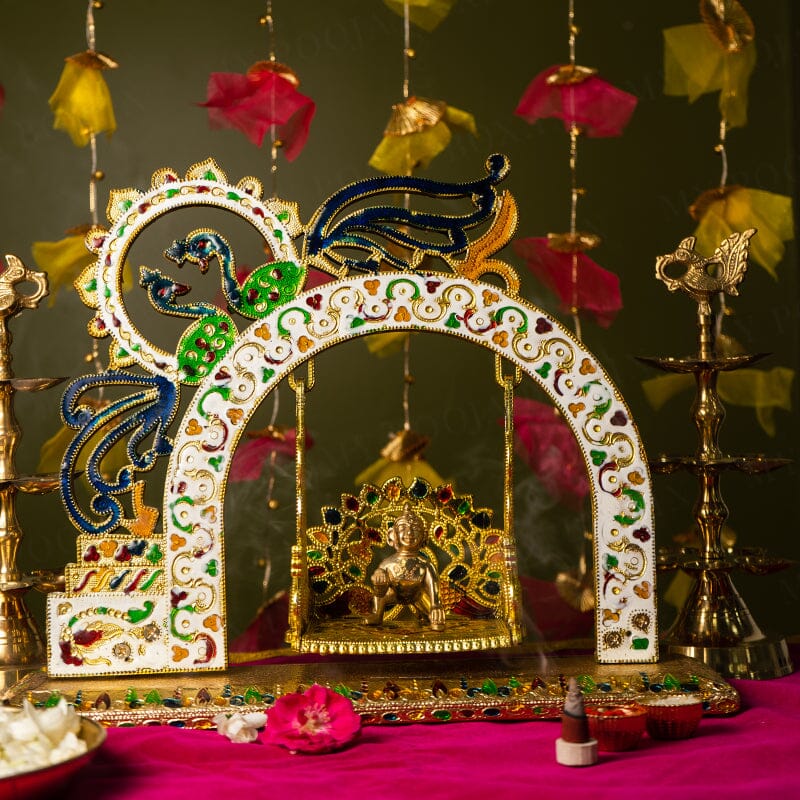 Kanha Meenakari Swing Singhasan