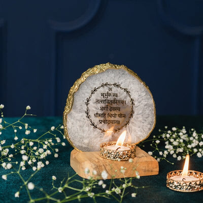 Agate Gayatri Mantra Showpiece For Home Decor Car Idol