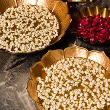 Decorative Scallop Golden Urli