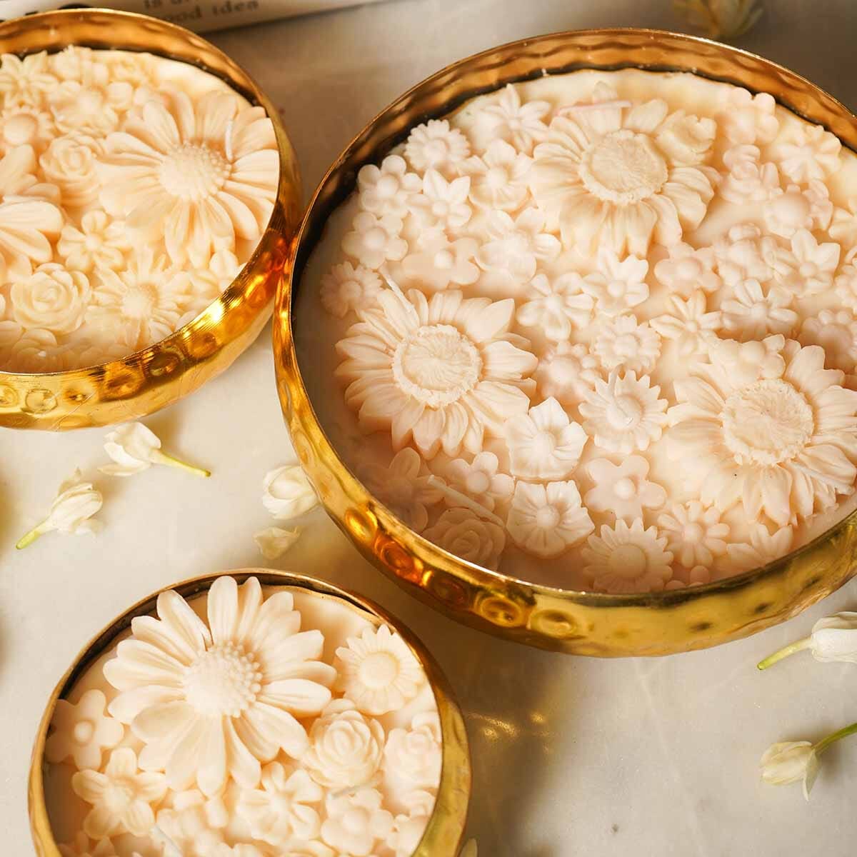 Jasmine Floral Wax Candle Urli (Gold)