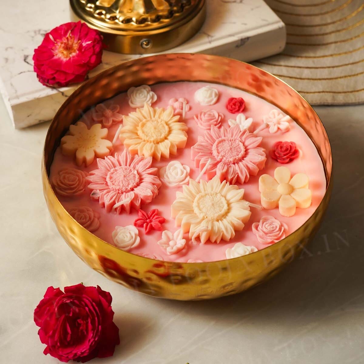Jasmine Floral Wax Candle Urli (Gold)
