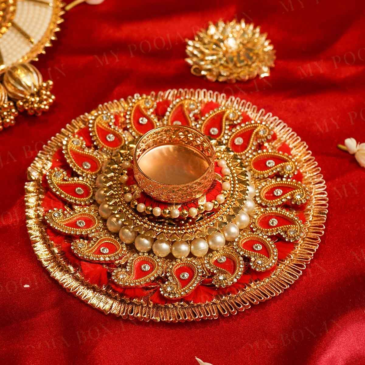Decorative Red Charming T-light Holder