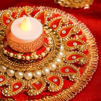 Decorative Red Charming T-light Holder