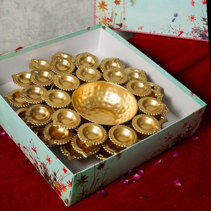 Aesthetic Floral Urli With Diya Gift Box