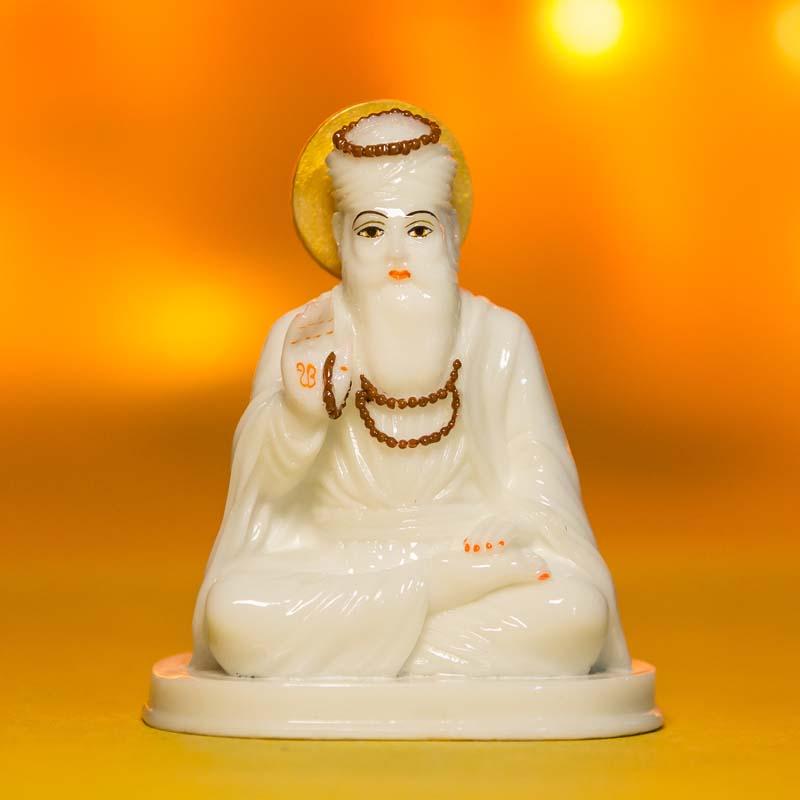 Divine Guru Nanak Ji Statue
