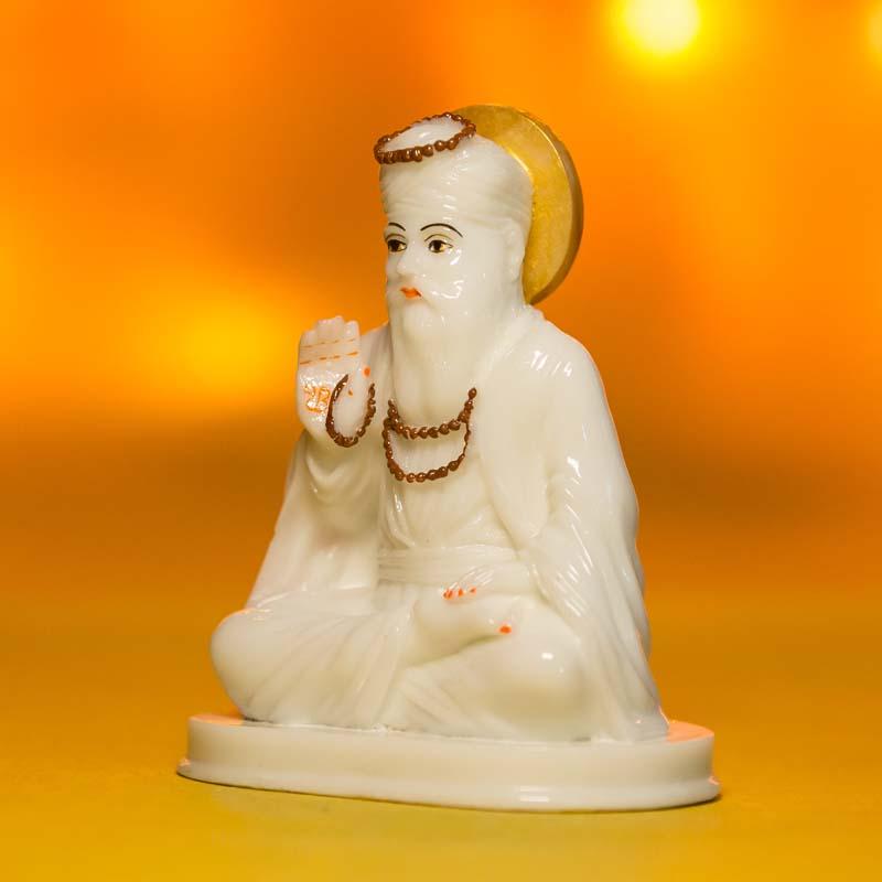 Divine Guru Nanak Ji Statue