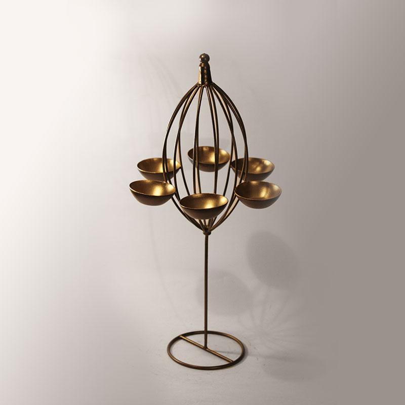 Eye-catching Golden Six Candle Tlight Holder
