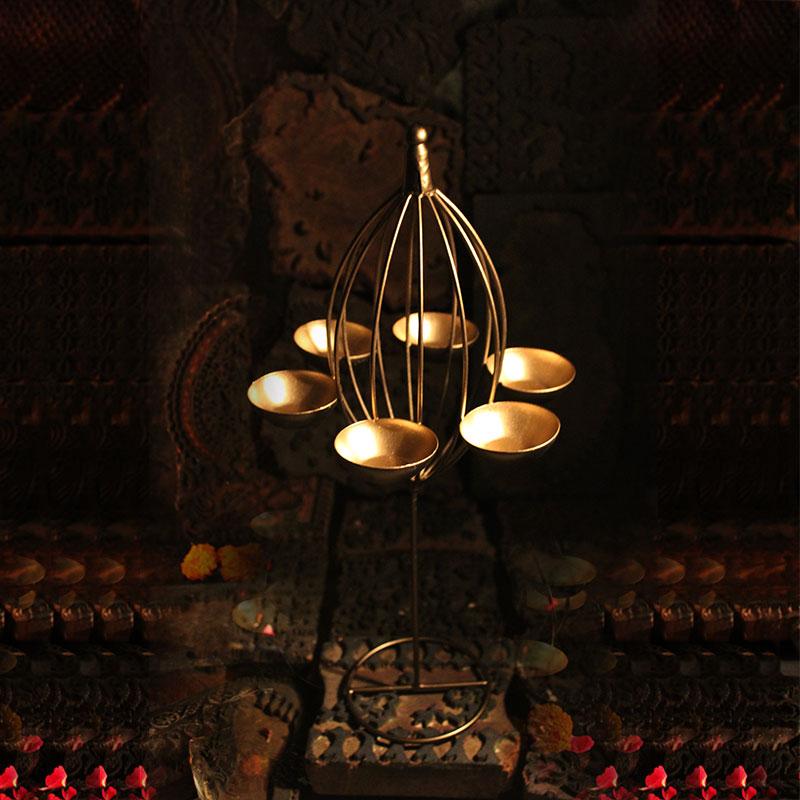 Eye-catching Golden Six Candle Tlight Holder