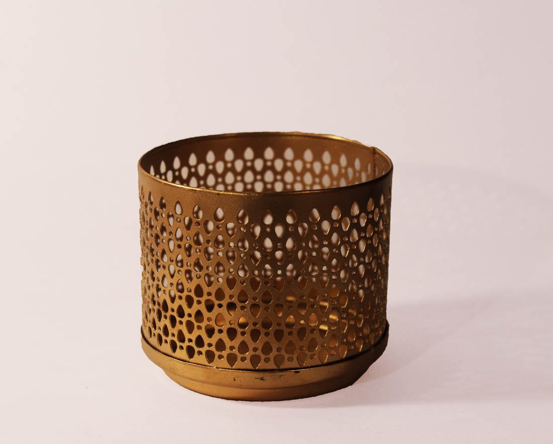 Attractive Floral Latticework Iron Glass T-light Holder