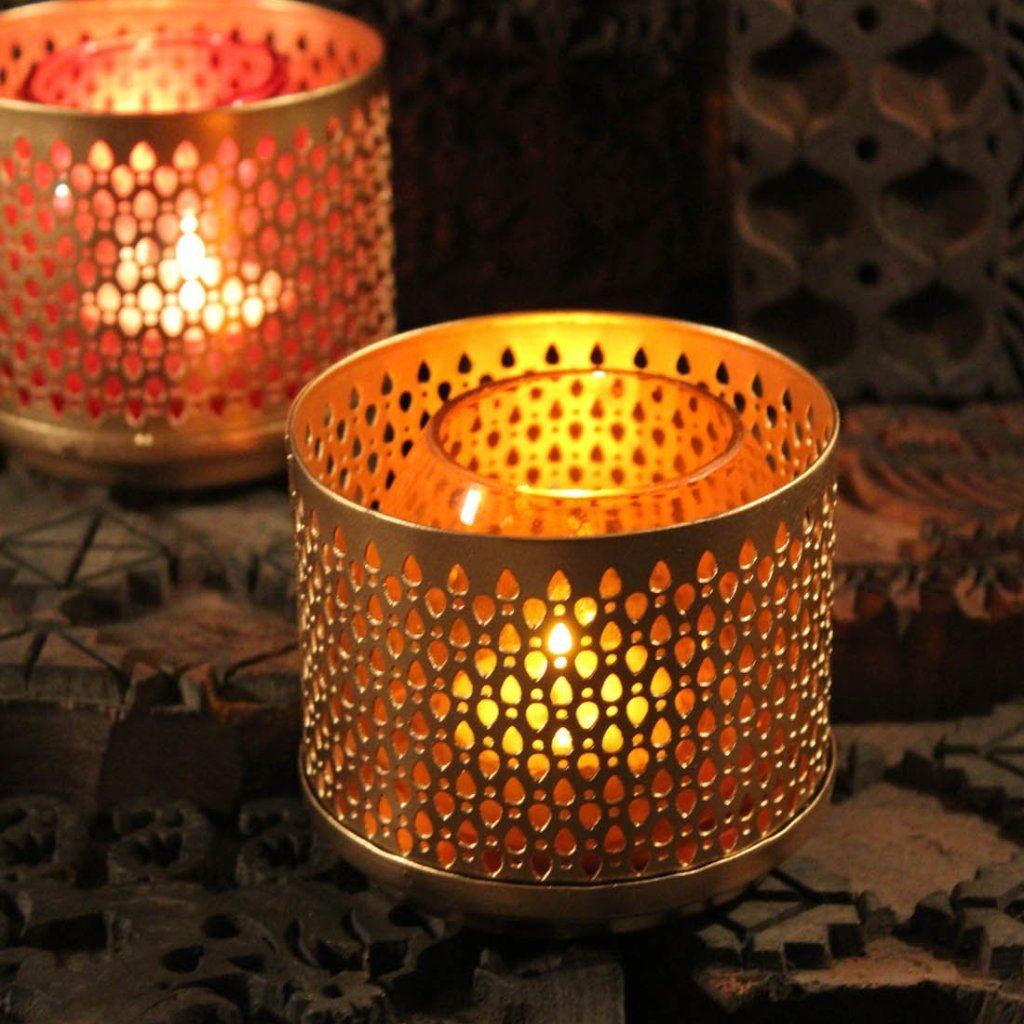 Attractive Floral Latticework Iron Glass T-light Holder