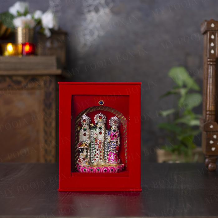 Beguiling Ram Parivar Idol Medium