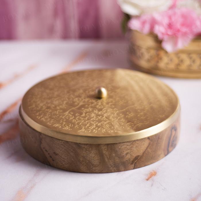 Royal Craft with Wooden Base Samagridaan