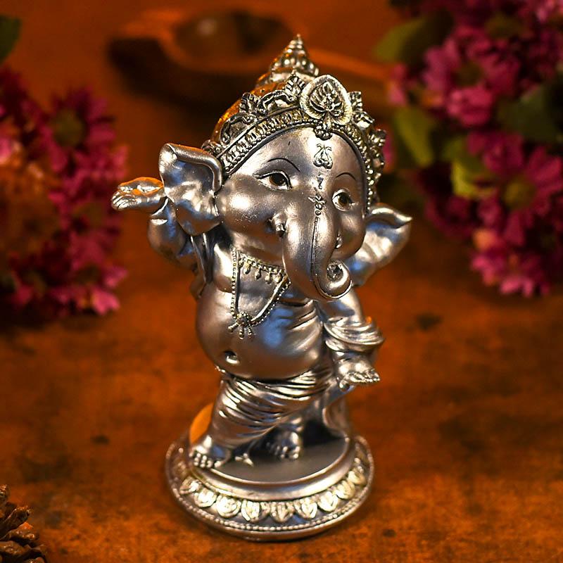 Pretty Sparkling Silver Ganesha Showpieces