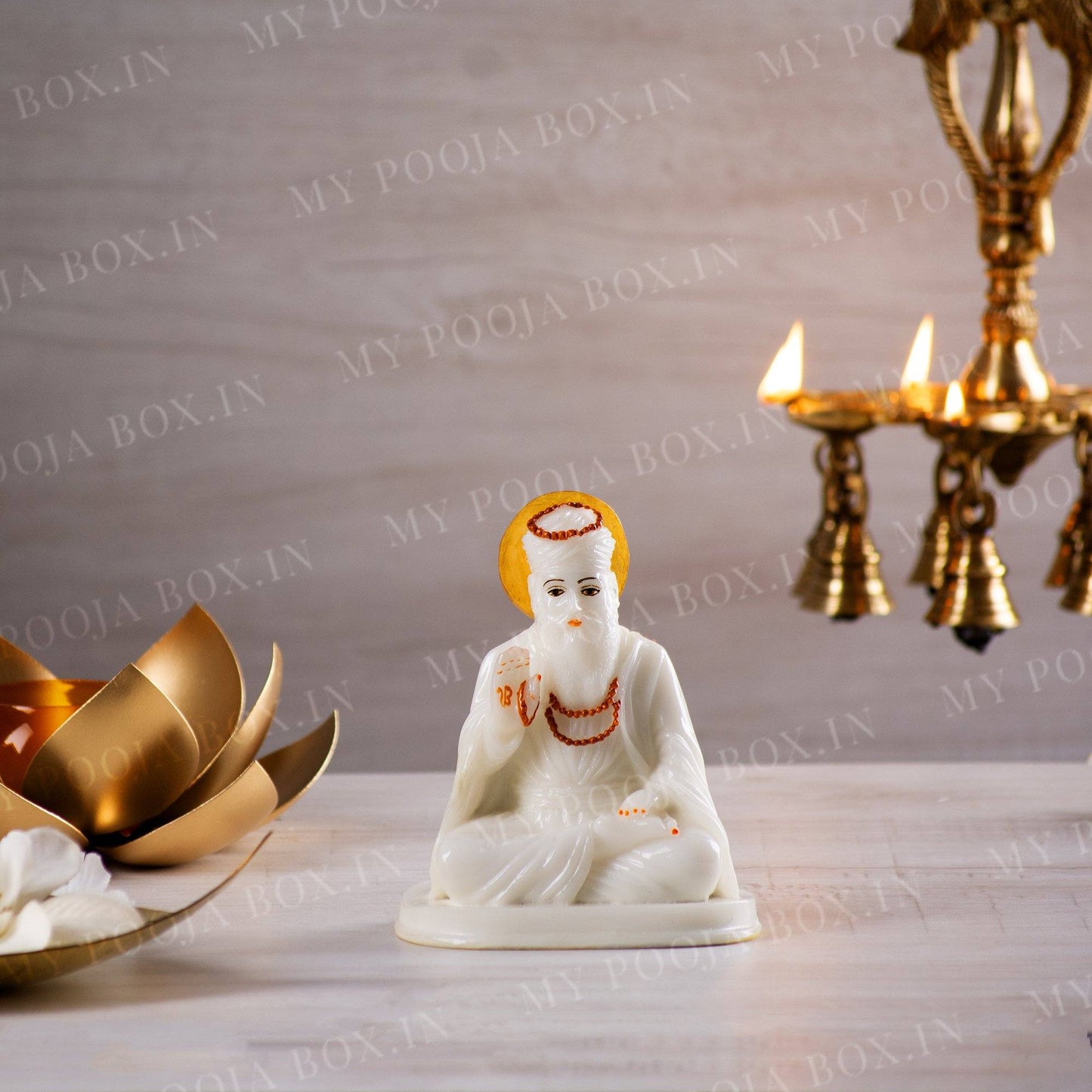 Divine Guru Nanak Ji Statue
