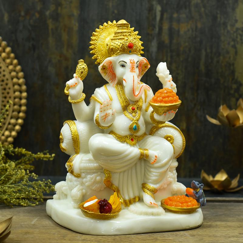 Glossy Lord Ganesha With Fruits and Sweets