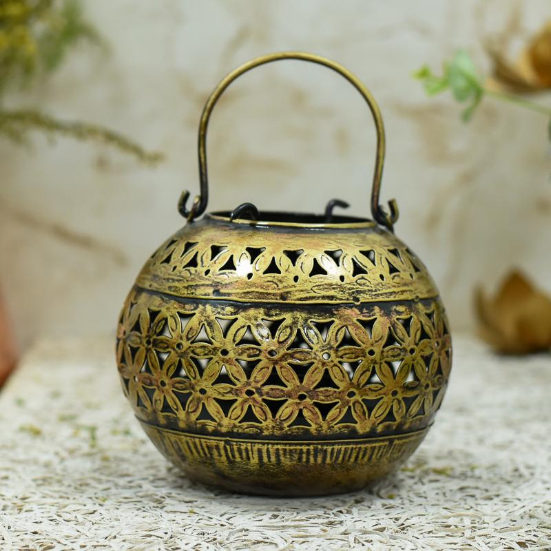 Golden Iron T-light Holder