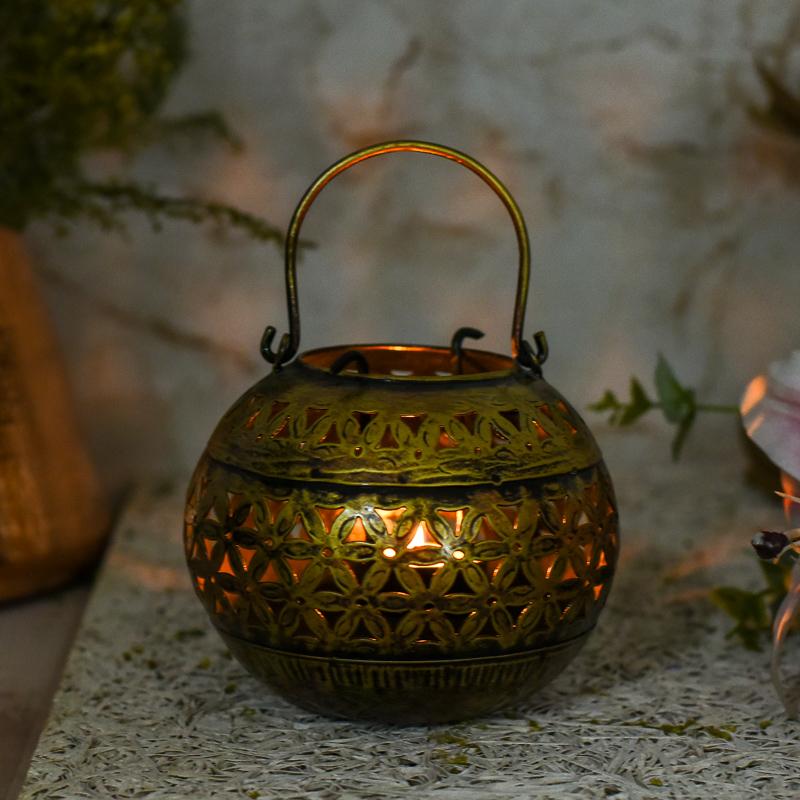 Golden Iron T-light Holder