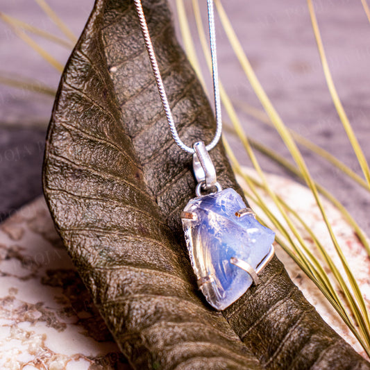 COAI Womens Love Heart Silver Chain Blue Lace Agate Stone Pendant Necklace  : Amazon.ca: Clothing, Shoes & Accessories