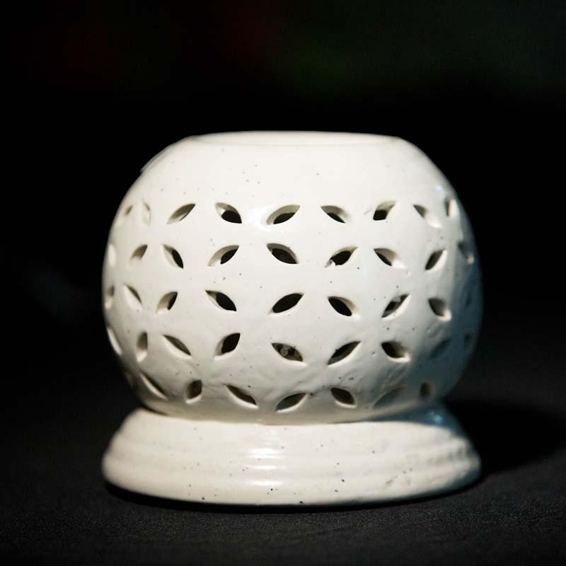 Pretty White Round Ceramic Aroma Diffuser