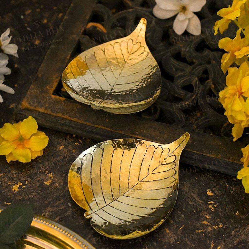 Antique Brass Prayer Leaf (Set Of 2)