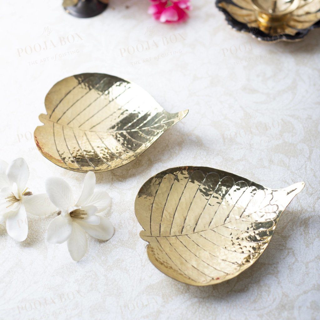 Antique Brass Prayer Leaf (Set Of 2)