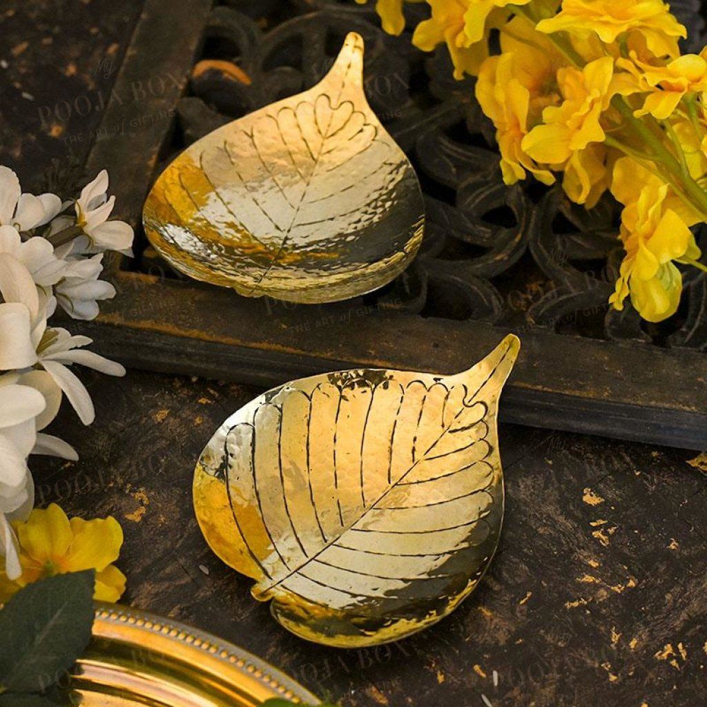 Antique Brass Prayer Leaf (Set Of 2)